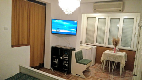 TV LED dormitor apartament 2 Camere Ambasada Frantei